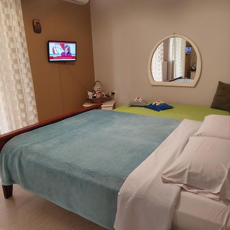 Family Apartment Patras Exterior foto
