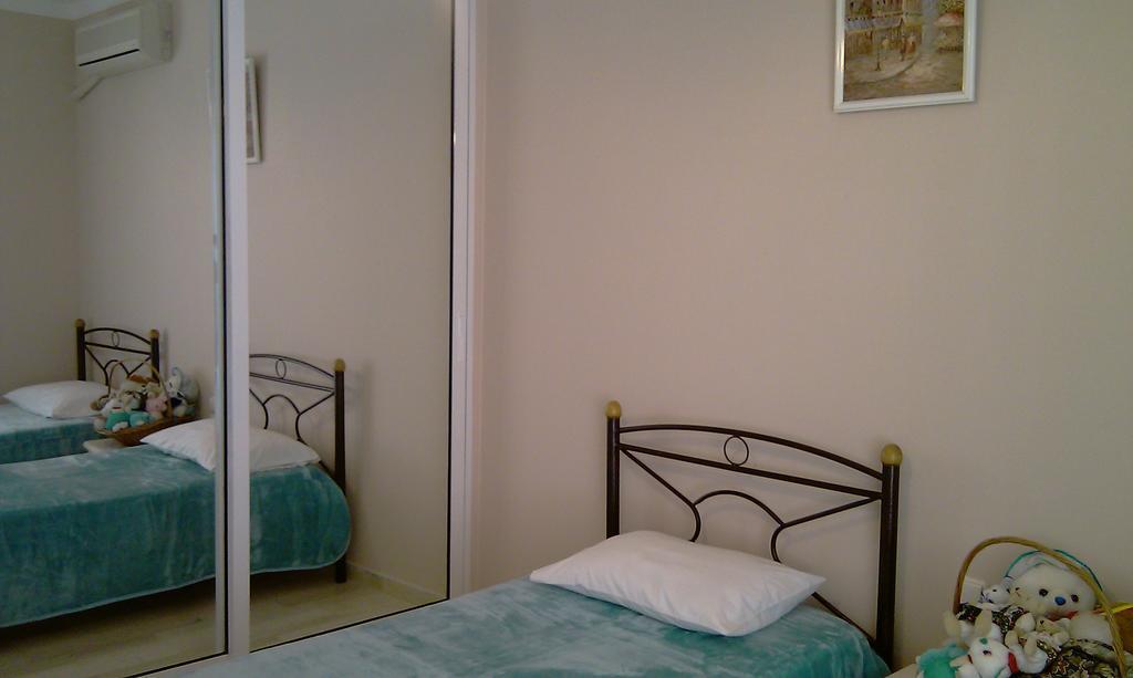 Family Apartment Patras Exterior foto